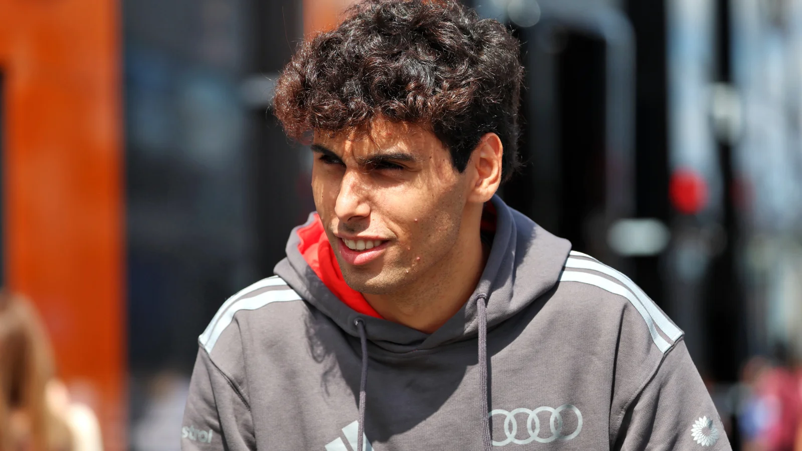 Bortoleto defende o regulamento 2026 e contraria Verstappen